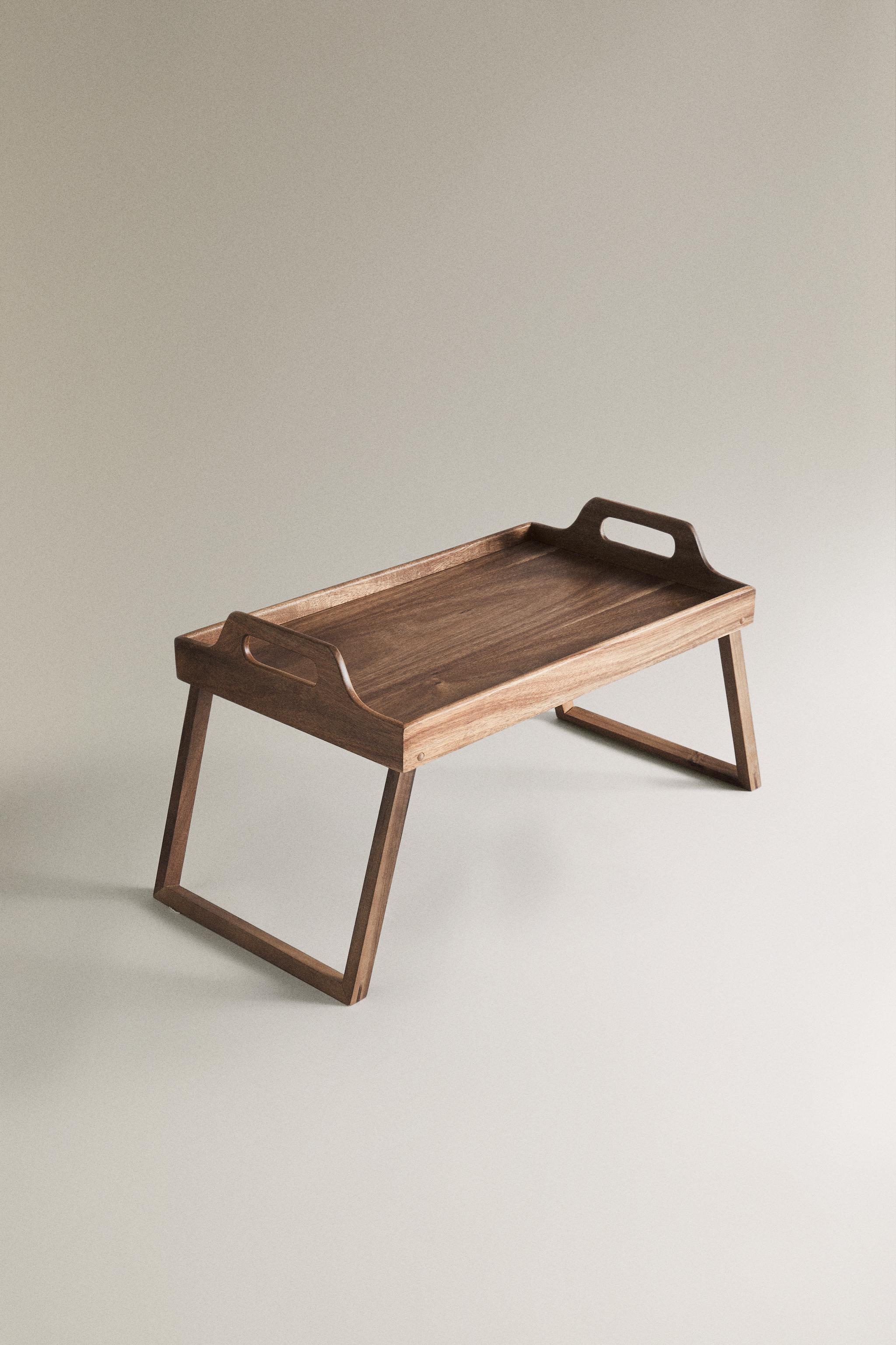 FOLDABLE TRAY WITH HANDLES